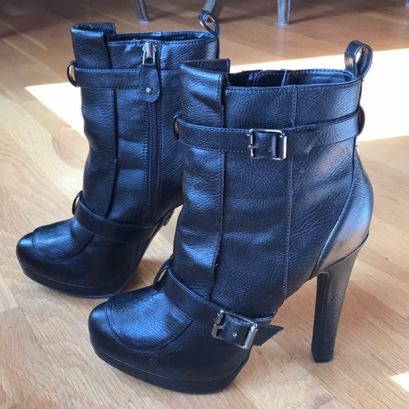 vera wang platform boots